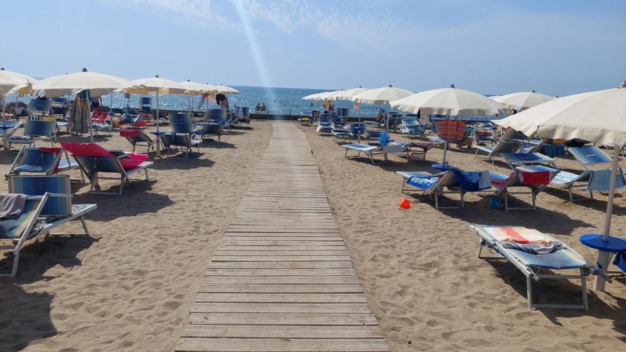 Family Beach 100 Square Metres Apartment Golem  Extérieur photo
